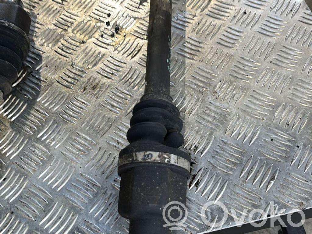 Citroen C3 Priekšējā pusass 