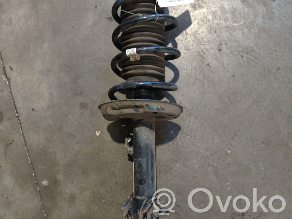 Opel Corsa D Priekšpusē amortizators ar atsperi 
