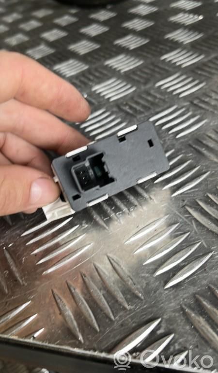 Ford Focus Hazard light switch 