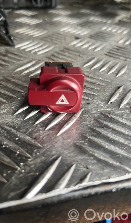 Citroen C4 I Botón interruptor de luz de peligro 