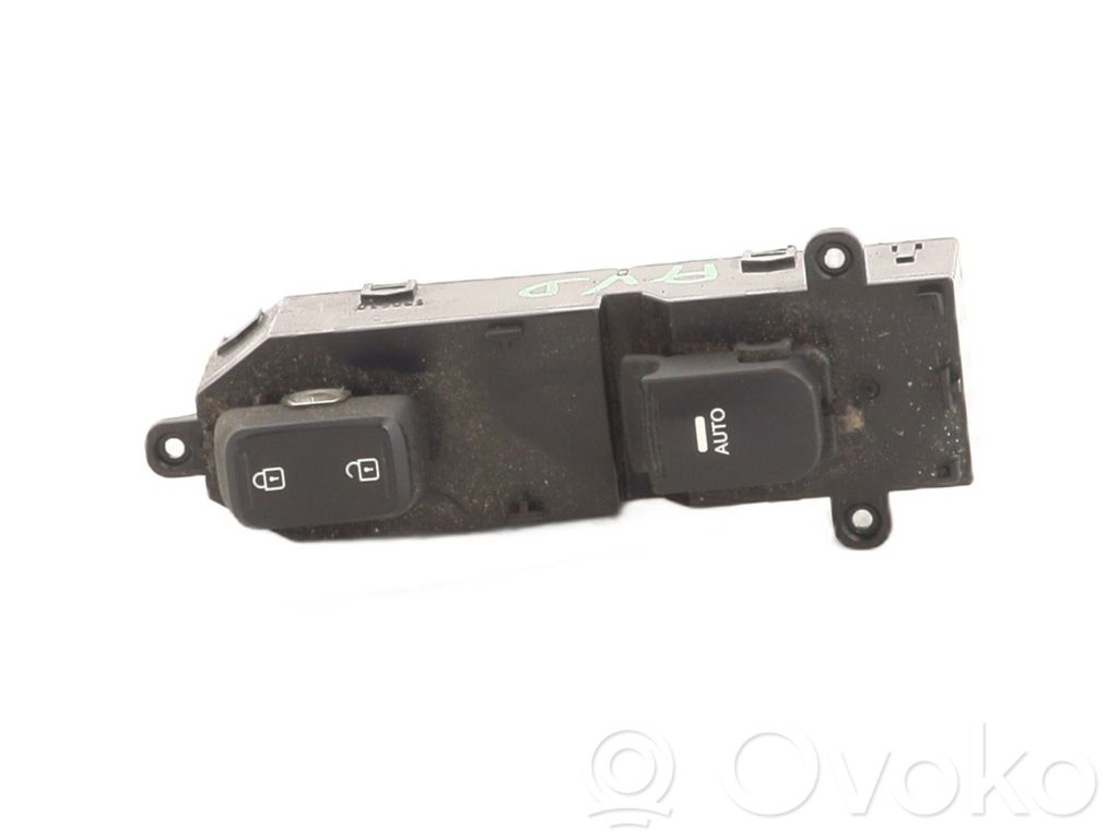 Electric window control switch   935752T010