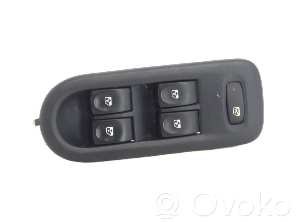 Renault Clio III Electric window control switch 