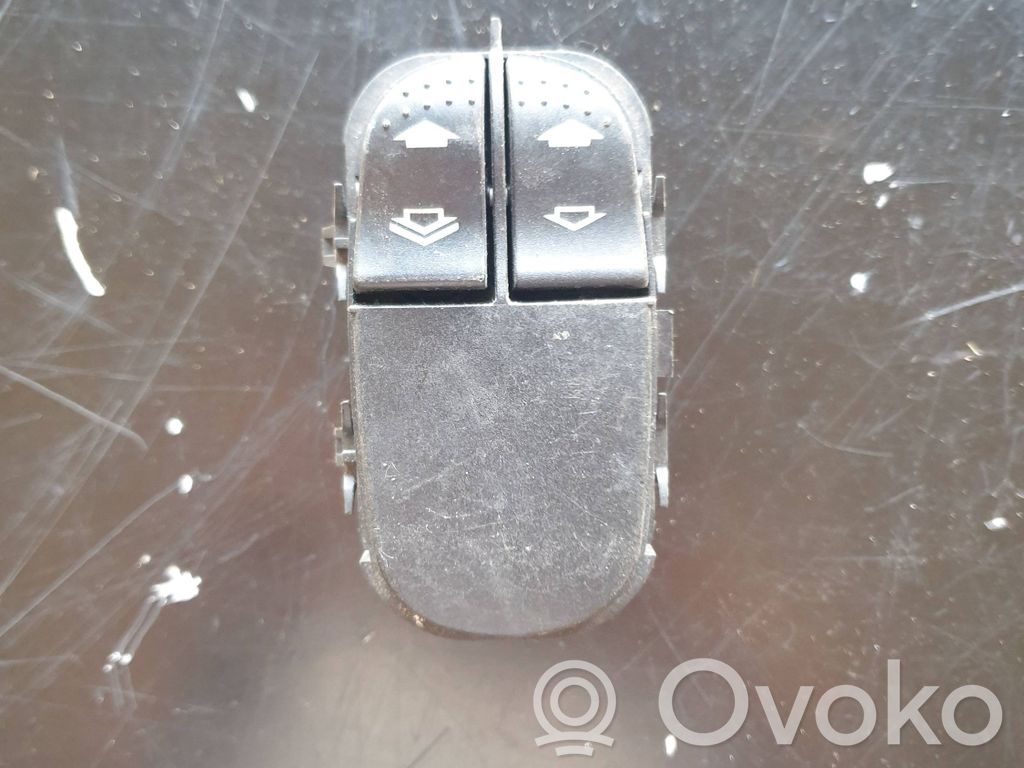 Ford Focus Electric window control switch 