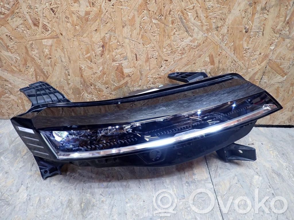 Renault Megane E-Tech Headlight/headlamp 