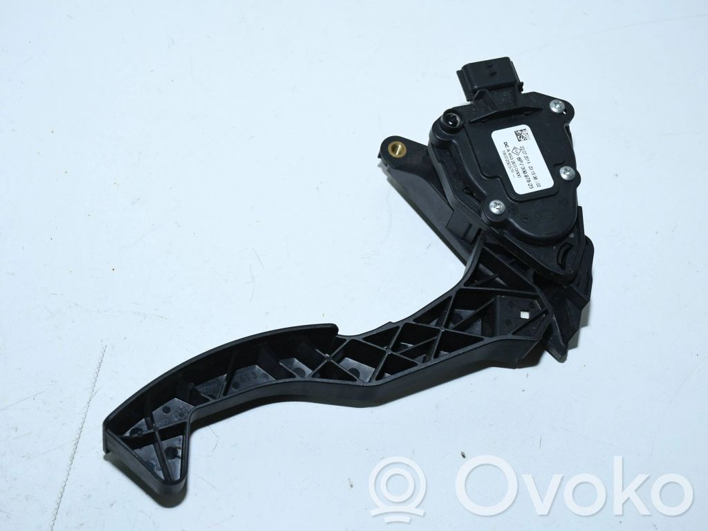 Renault Twingo III Accelerator throttle pedal 