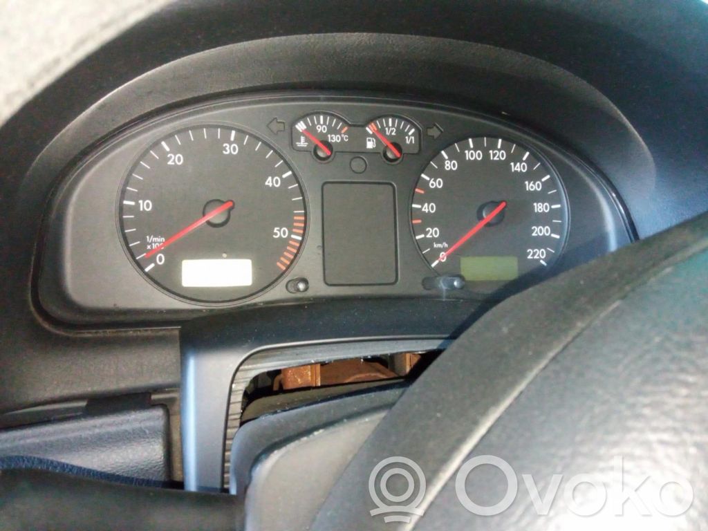 Volkswagen PASSAT Speedometer (instrument cluster) 