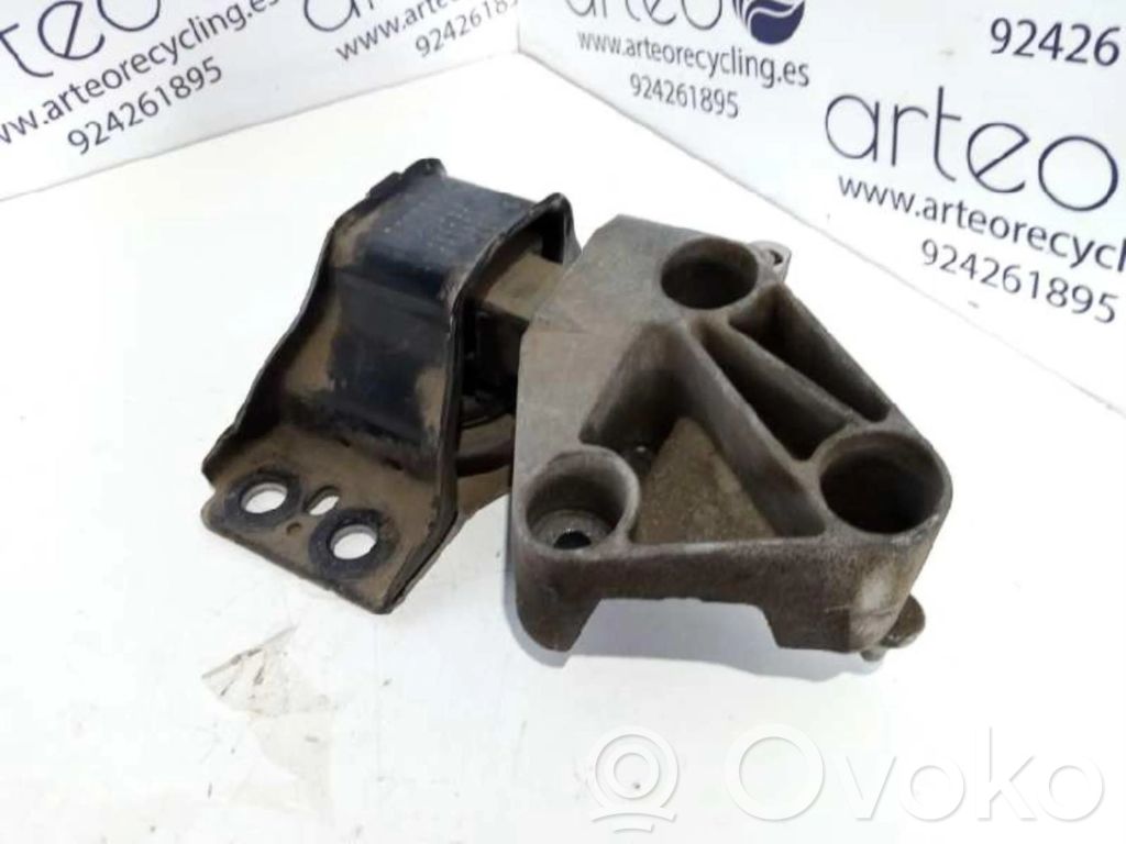 Renault Scenic II -  Grand scenic II Engine mounting bracket 