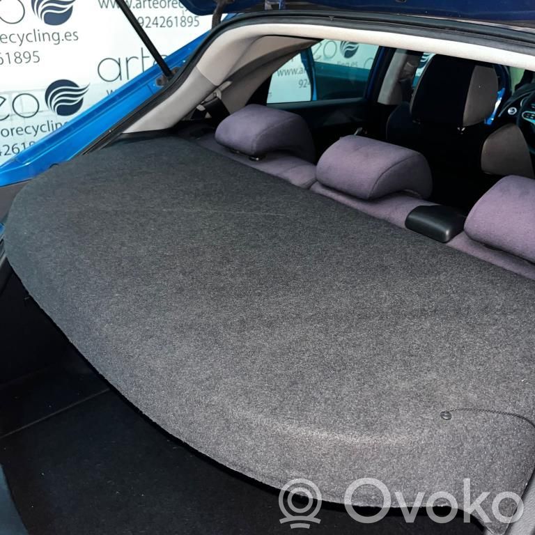 Parcel shelf