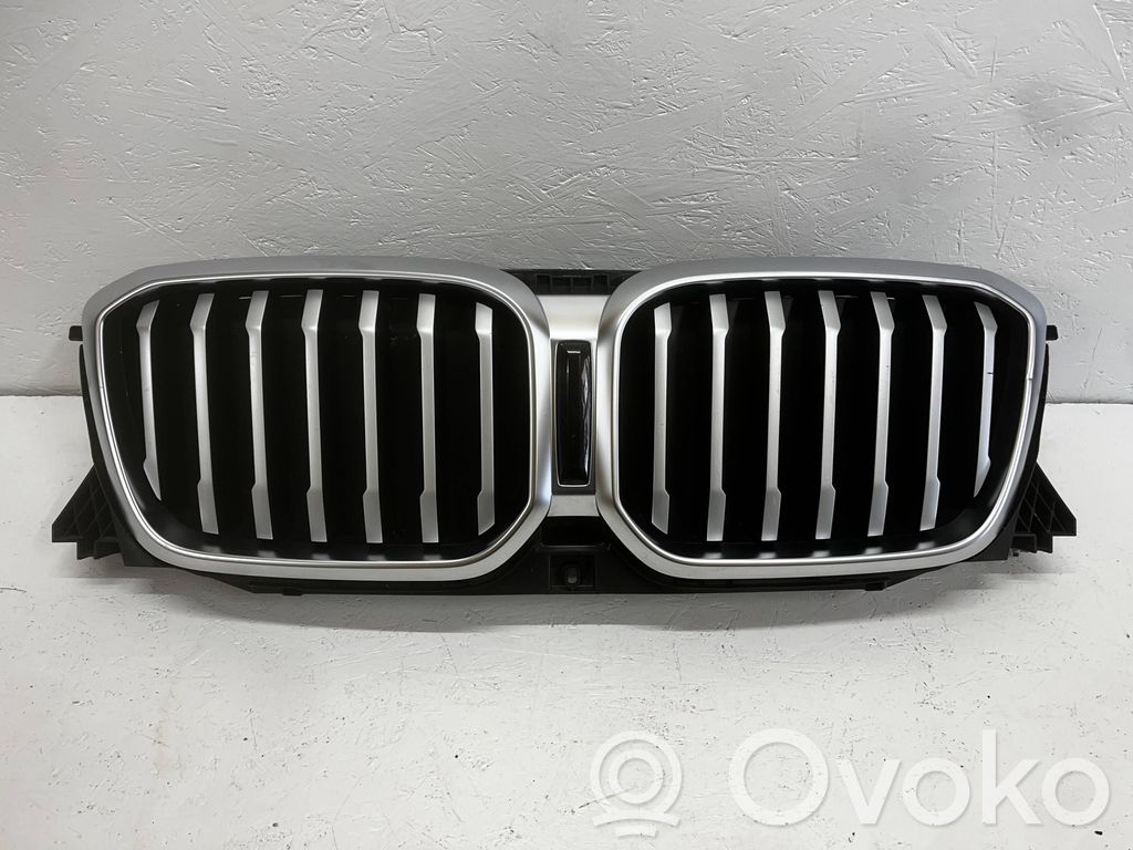 BMW X3 G01 Front bumper upper radiator grill 