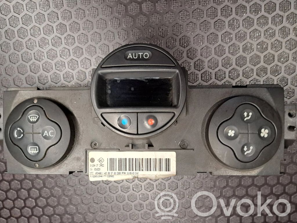 Renault Megane II Climate control unit 