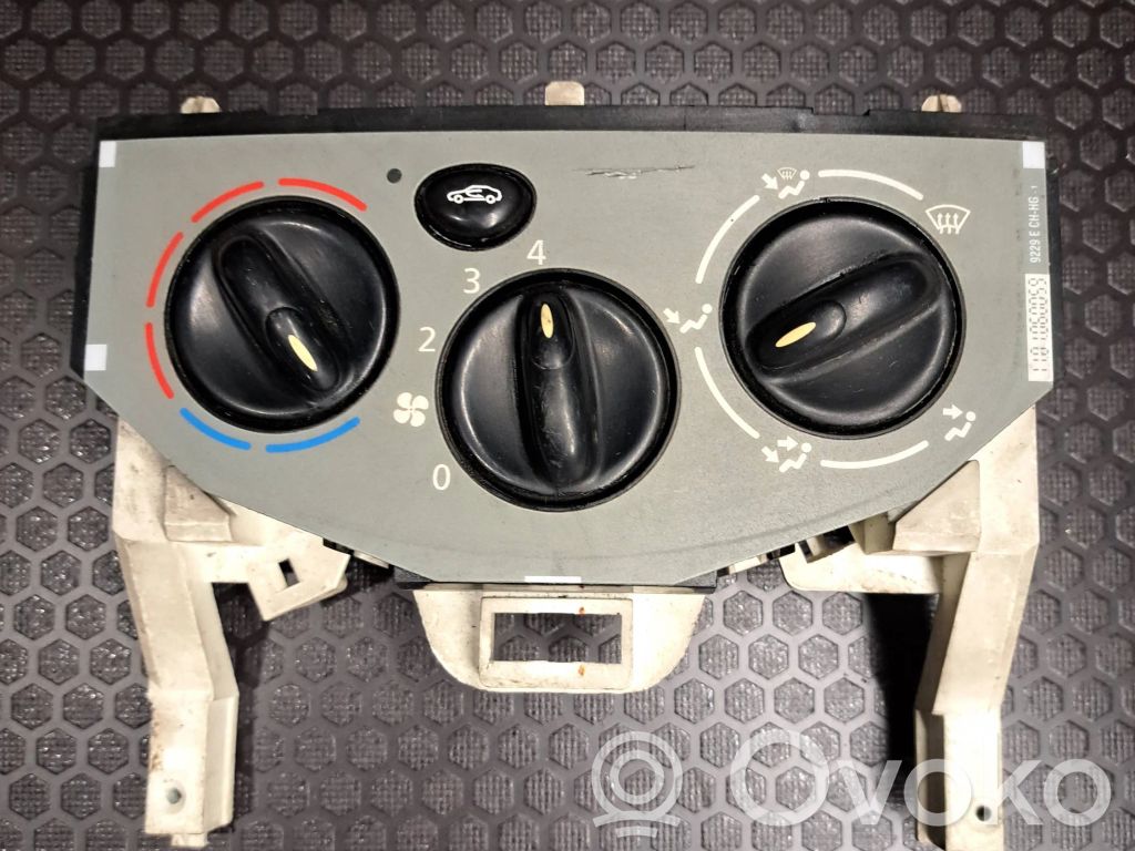 Opel Vivaro Climate control unit 