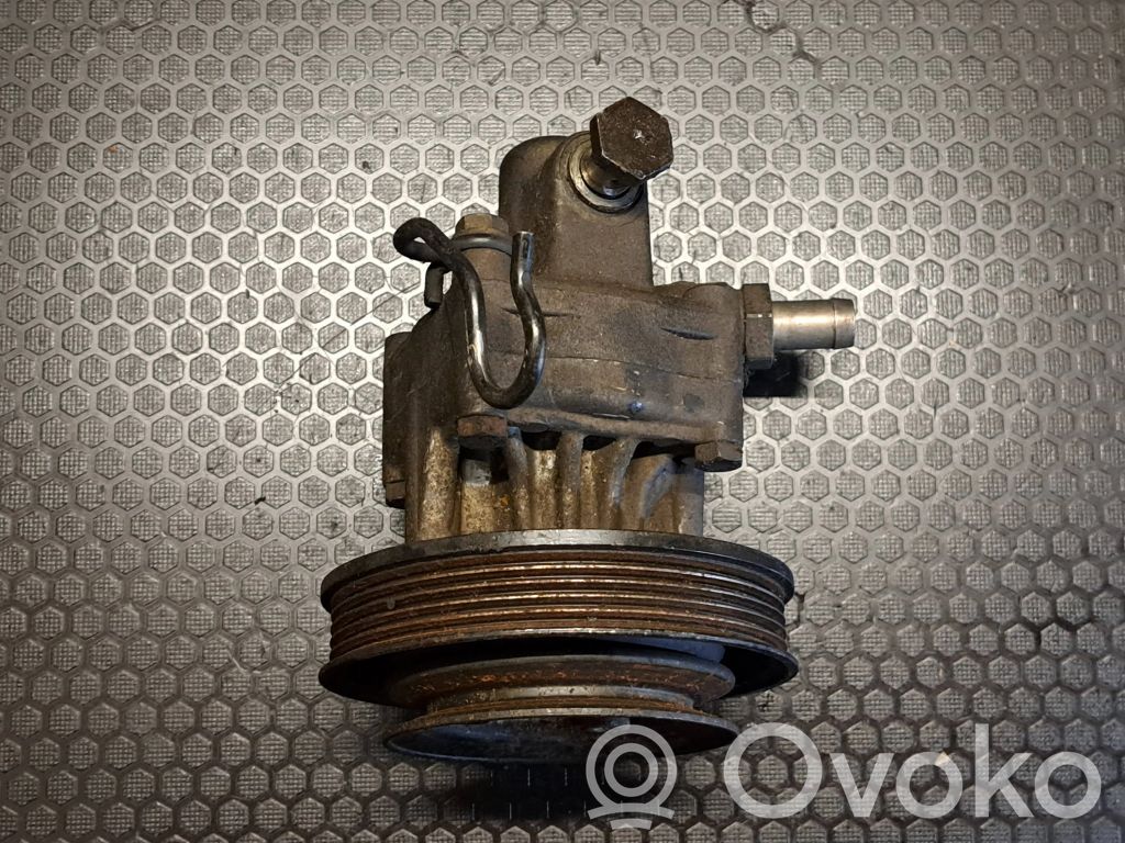 Audi A4 S4 B5 8D Power steering pump 