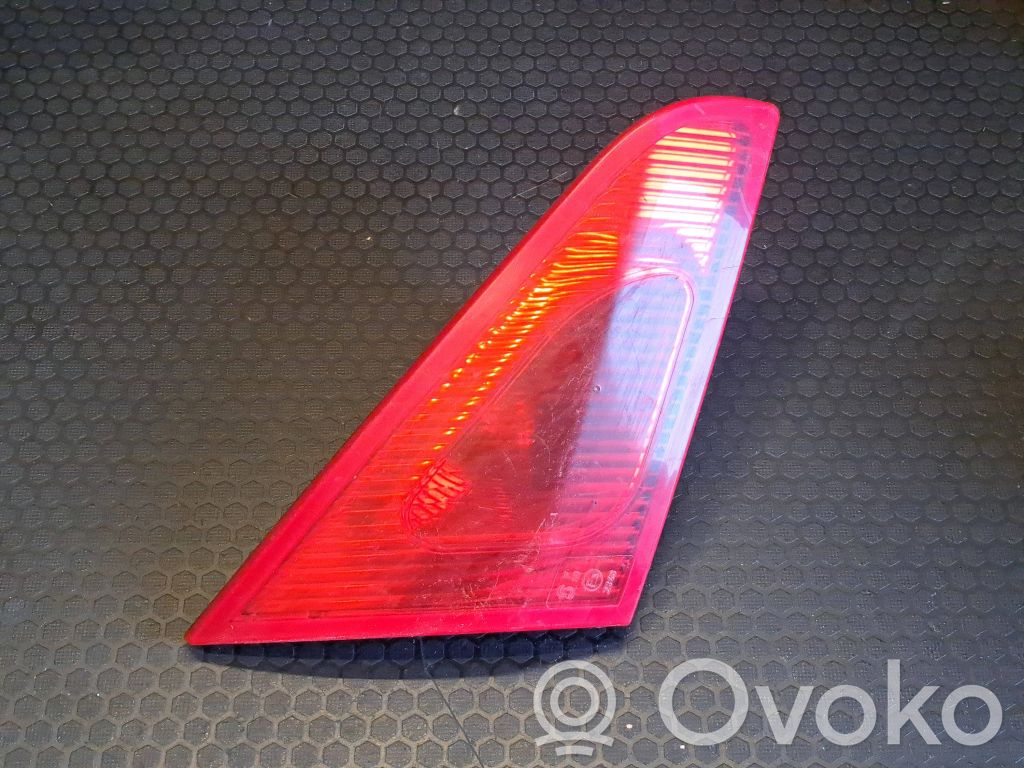 Mitsubishi Colt Lampy tylnej klapy bagażnika 