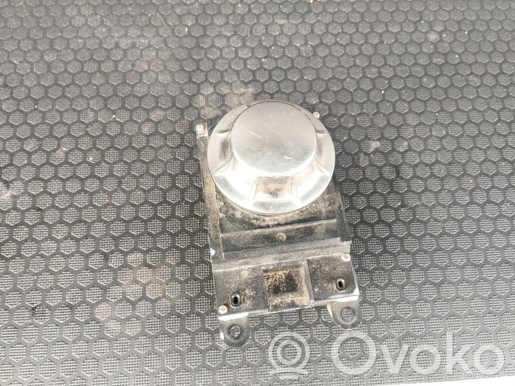 Head unit multimedia control   6944884