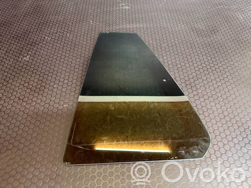 Opel Insignia A Ventanilla de ventilación de la puerta trasera 
