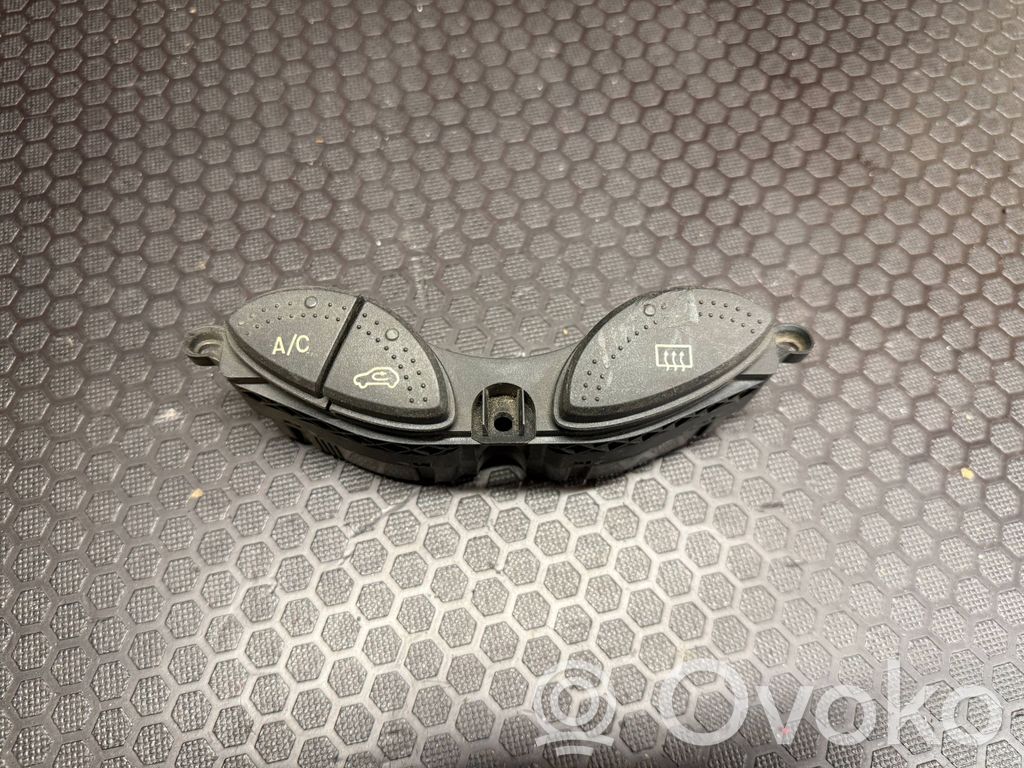 Ford Focus Windscreen/window heater switch 