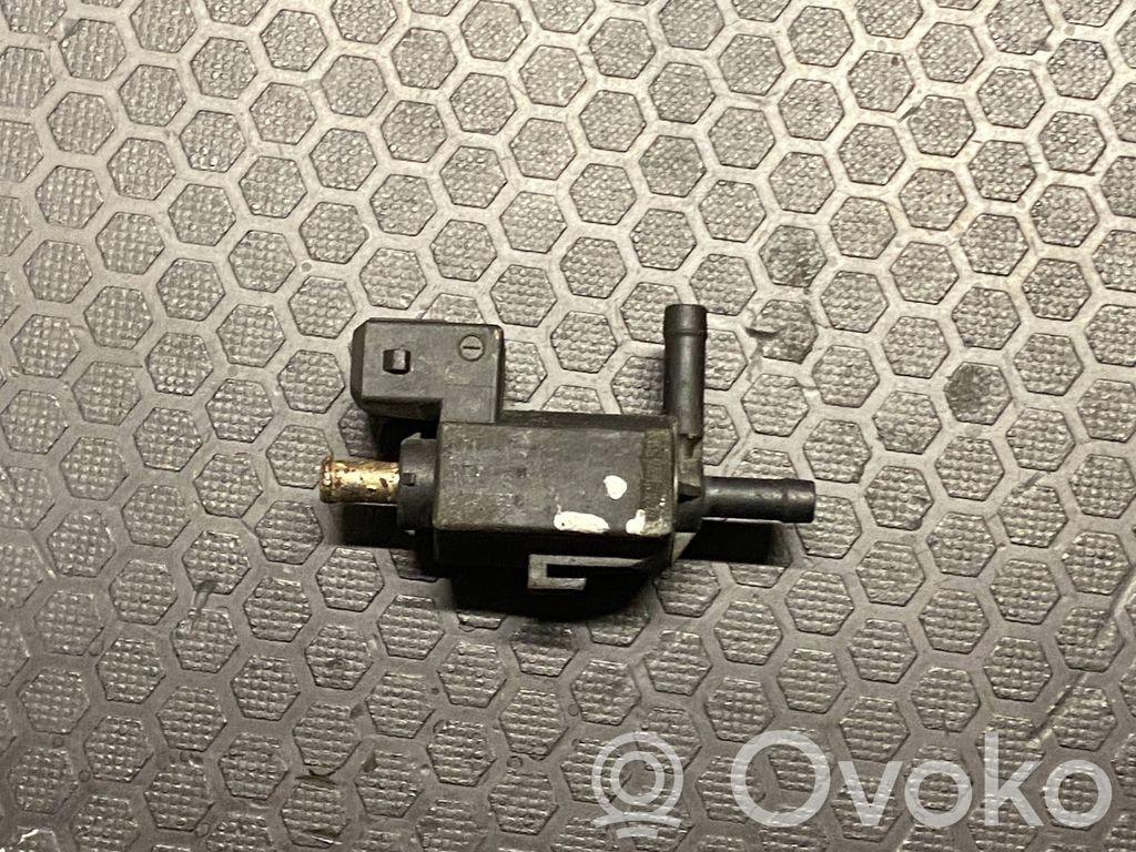 Volvo S80 Supapă vacuum 