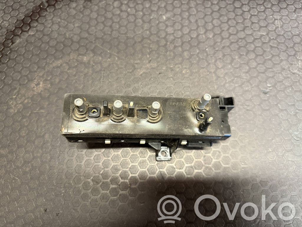 Toyota Avensis T250 Seat control switch 