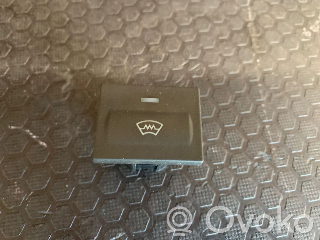 Ford Focus C-MAX Windscreen/window heater switch 