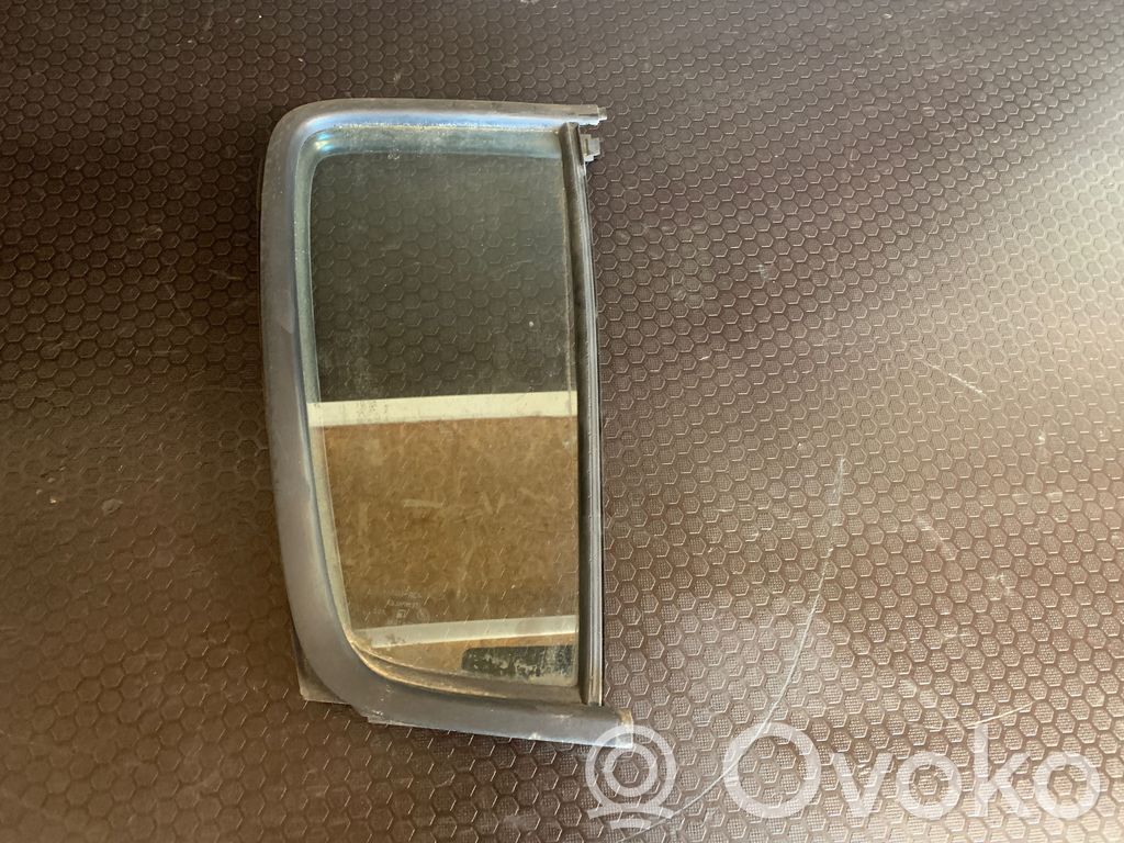 Suzuki Swift I Rear vent window glass 