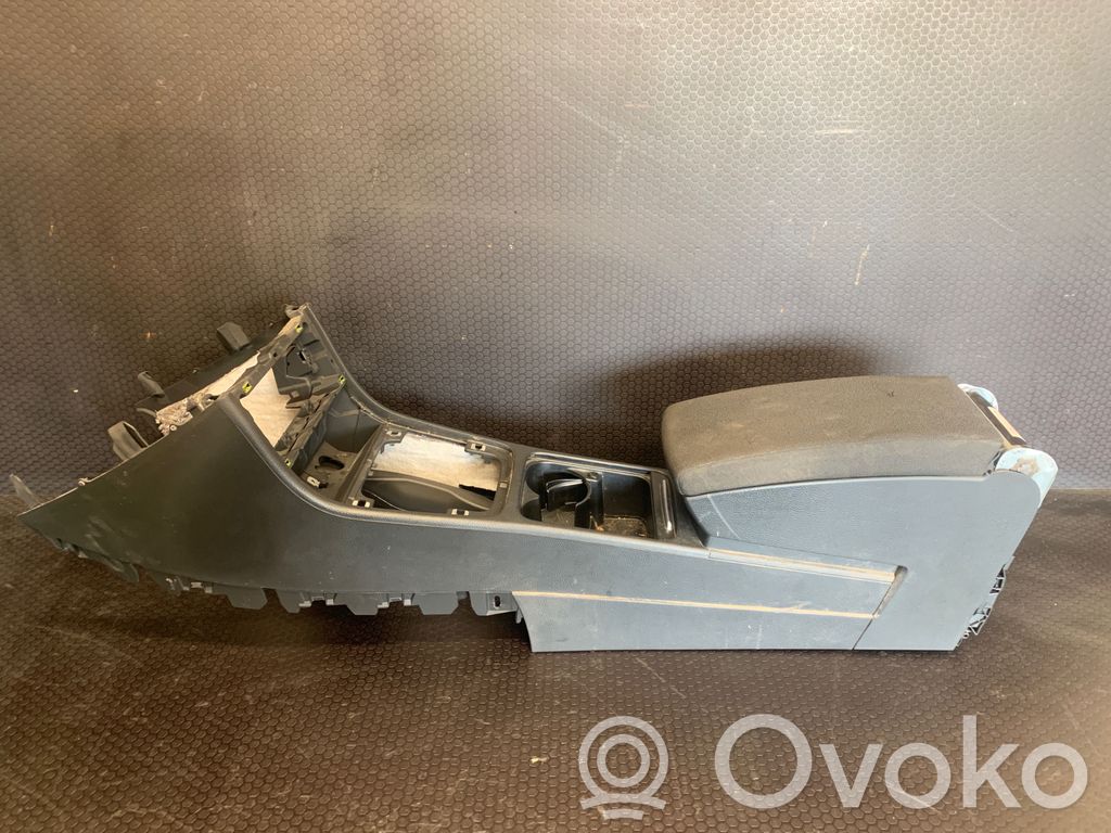 Volkswagen PASSAT B6 Consolă centrală 