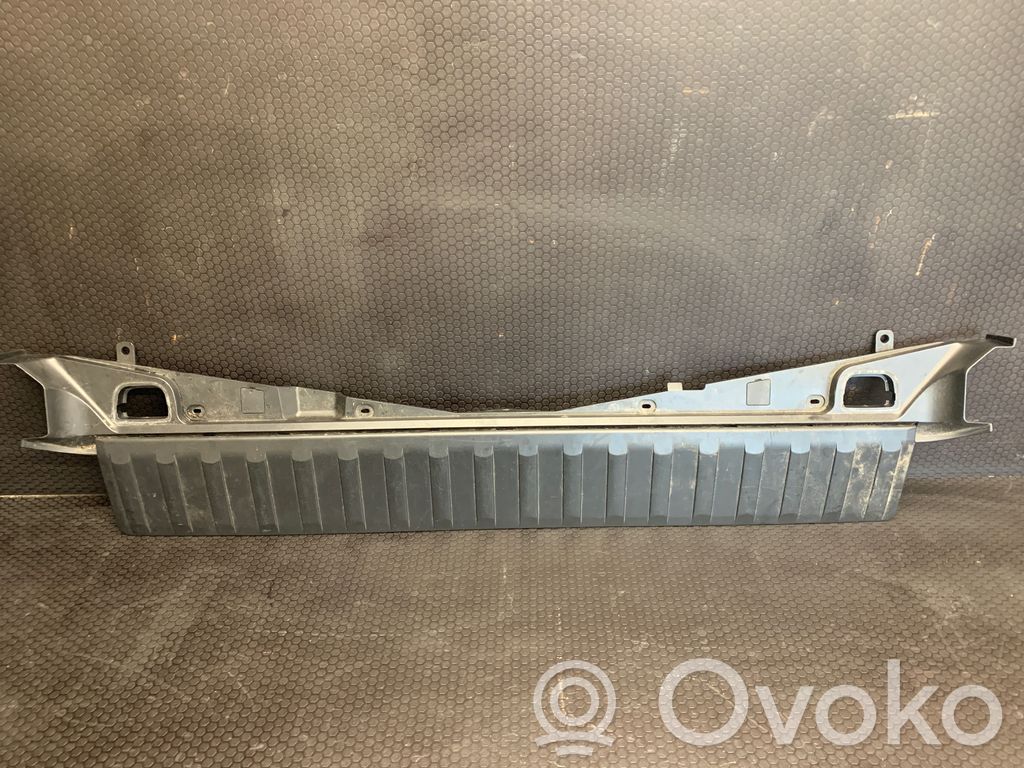 BMW X5 E53 Tailgate trim 