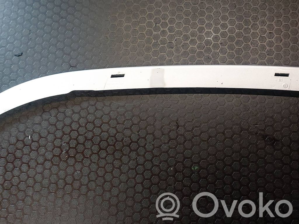 BMW 5 E39 Under headlight/headlamp trim 