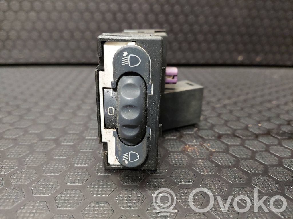 Renault Espace III Headlight level height control switch 