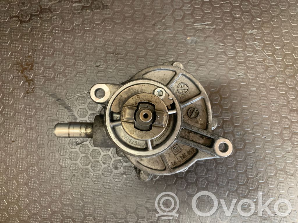 Mercedes-Benz C W204 Pompă vacuum 
