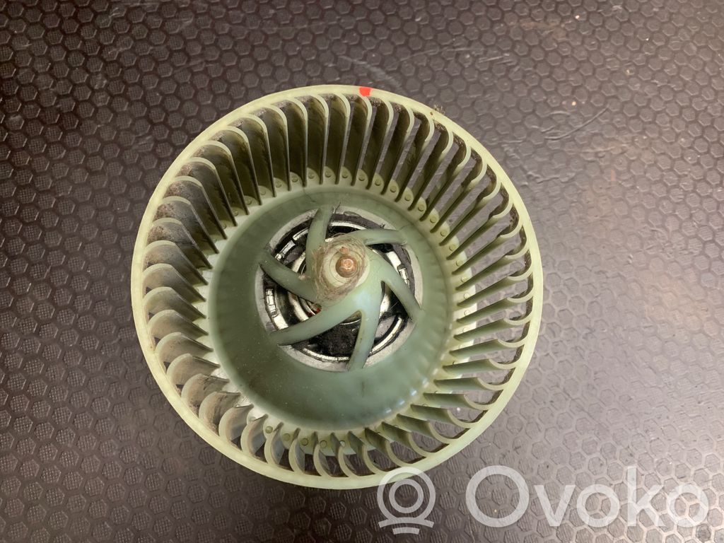 Opel Vivaro Lämmittimen puhallin 