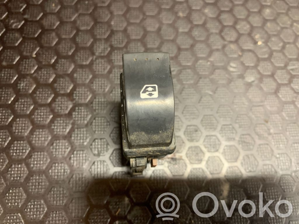 Opel Vivaro Electric window control switch 