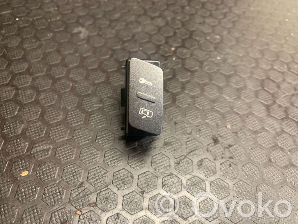 Volkswagen Phaeton Central locking switch button 