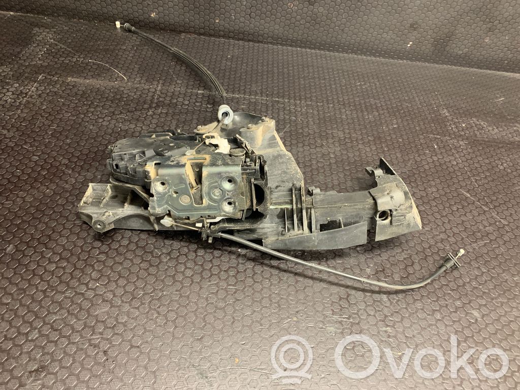 Volvo V50 Front door lock 