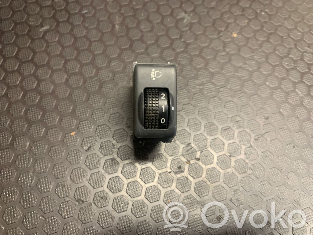 Nissan X-Trail T31 Headlight level height control switch 