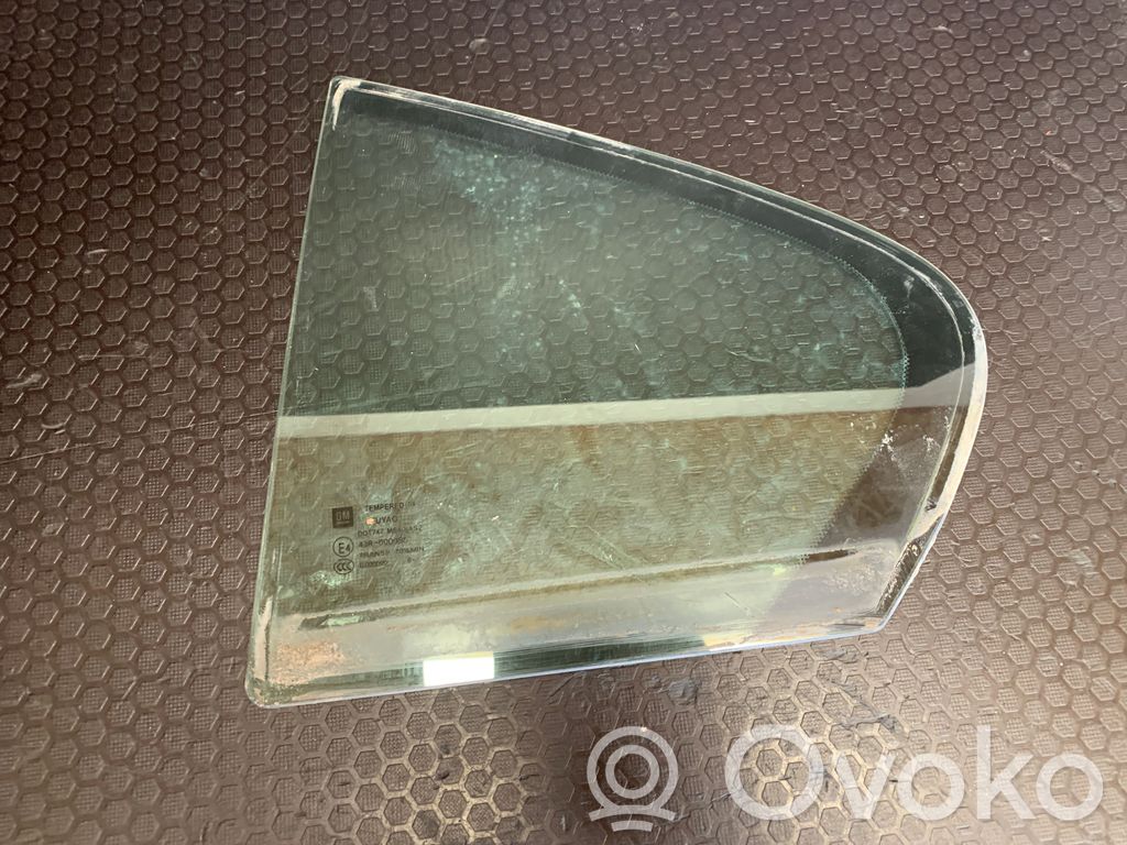 Ventanilla de ventilación de la puerta trasera   DOT747M540AS2,E000090,43R000055