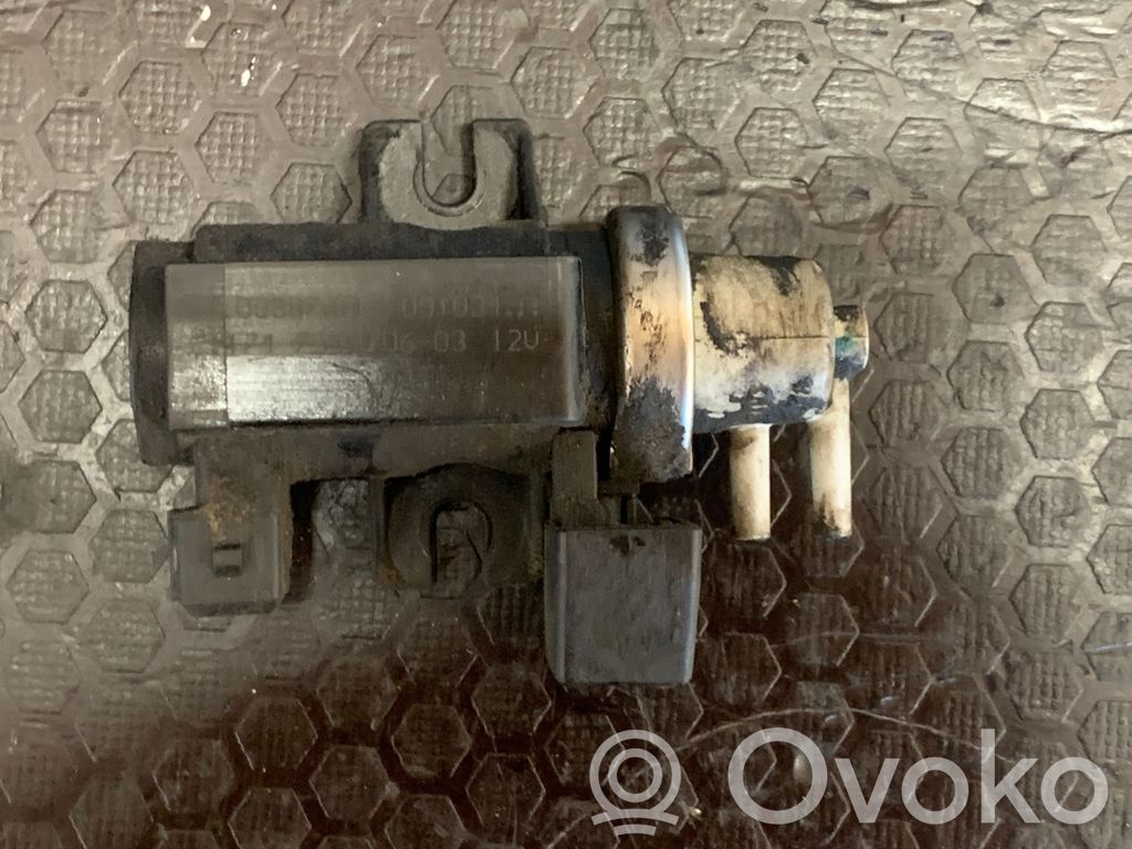 BMW 7 F01 F02 F03 F04 Zawór podciśnienia / Elektrozawór turbiny 