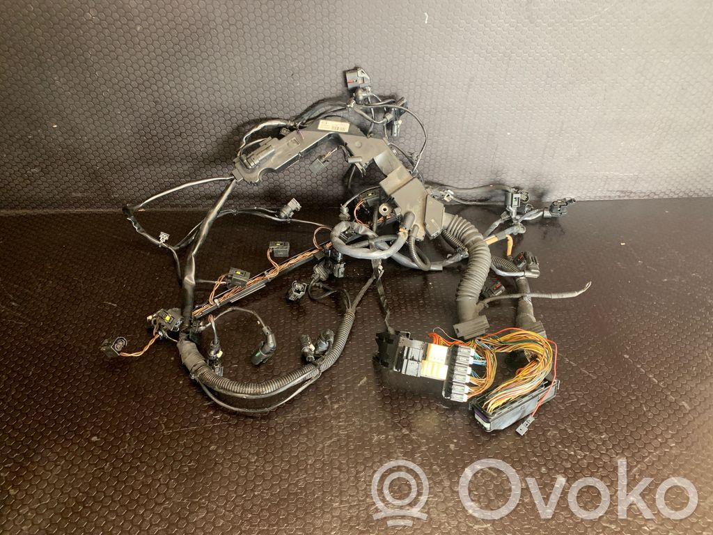 BMW 5 F10 F11 Wiązka przewodów silnika 