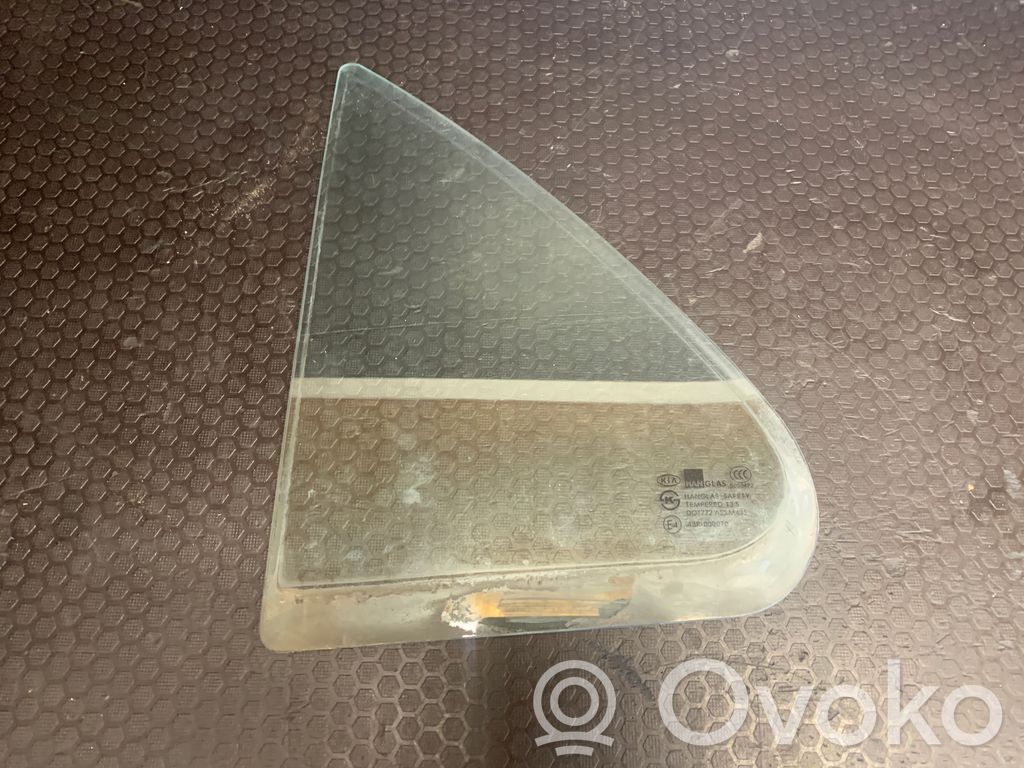 KIA Sorento Rear vent window glass 