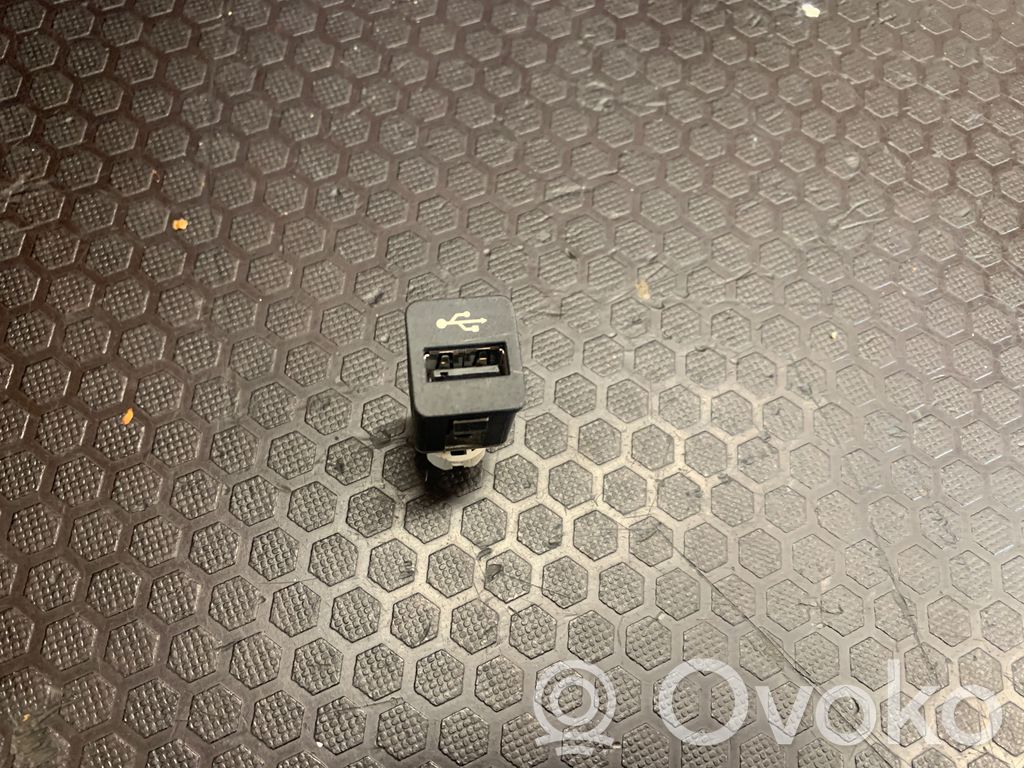 BMW 7 F01 F02 F03 F04 Connettore plug in USB 