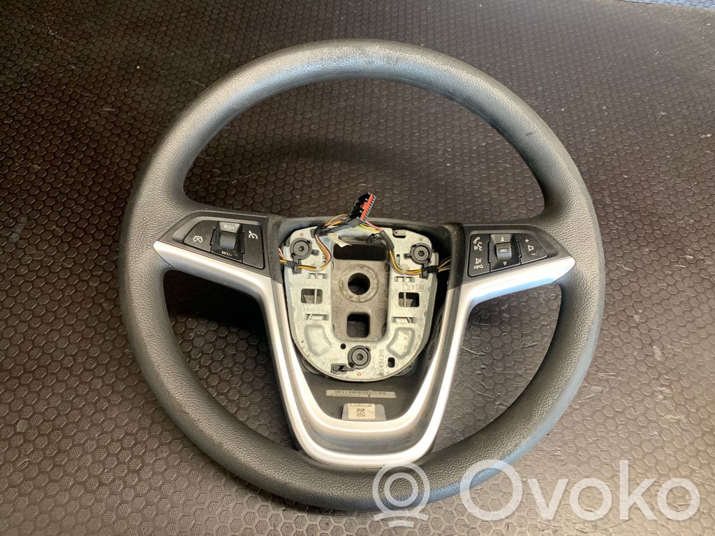 Opel Astra J Ohjauspyörä 