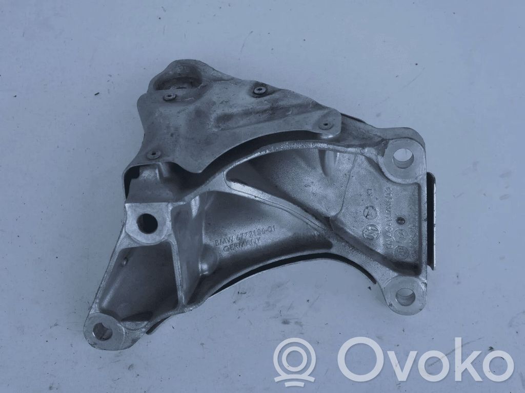 Engine mounting bracket   22116772154