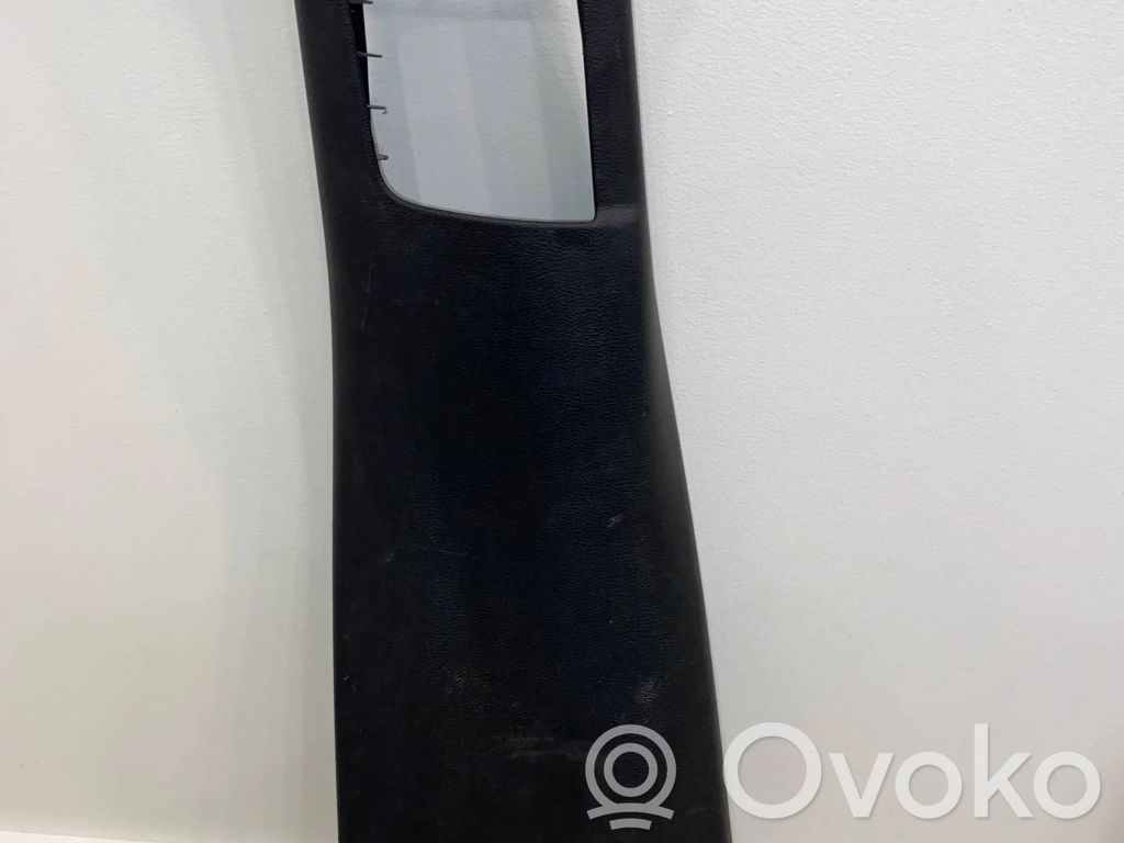Osłona górna słupka / B   68191369AA,53166386,MOA15853AA,1UC99TRMAB