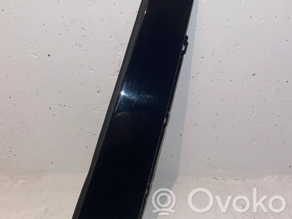 Audi A4 S4 B9 Listwa / Uszczelka szyby drzwi tylnych 