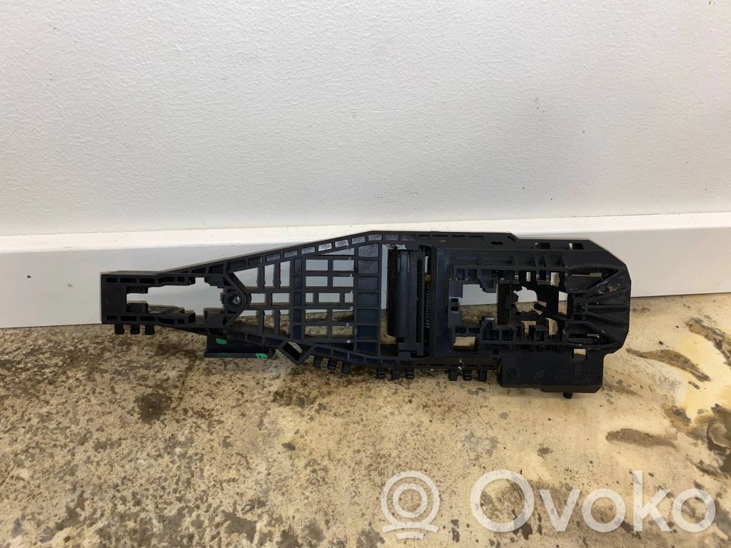 Jeep Cherokee KL Manecilla externa puerta trasera 