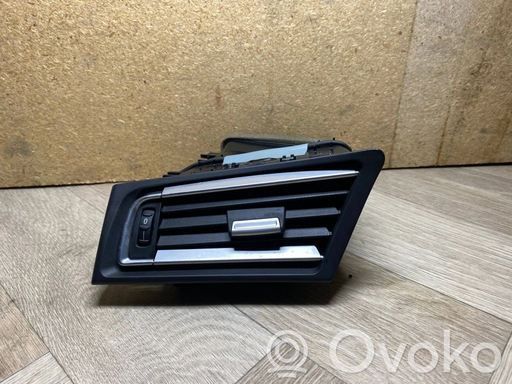 BMW 7 F01 F02 F03 F04 Boczna kratka nawiewu deski rozdzielczej 