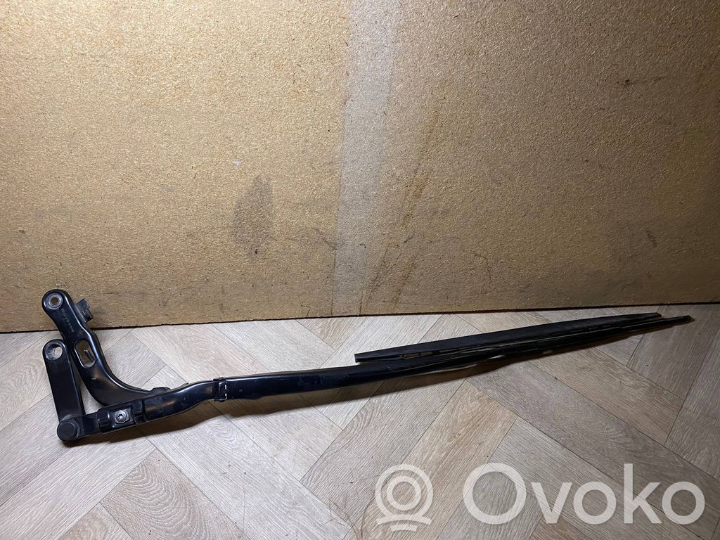 BMW 7 E65 E66 Front wiper blade arm 