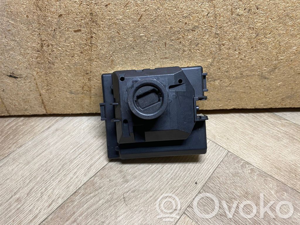 Mercedes-Benz C W205 Ignition lock 