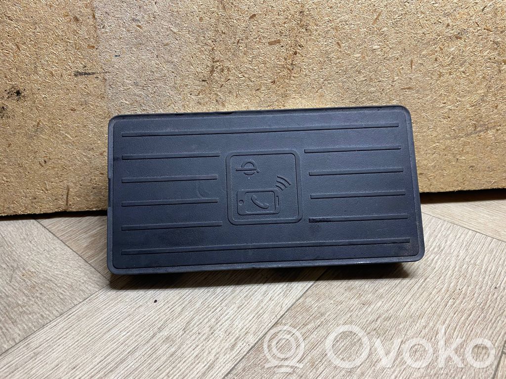 Audi A3 8Y Wireless charging module 