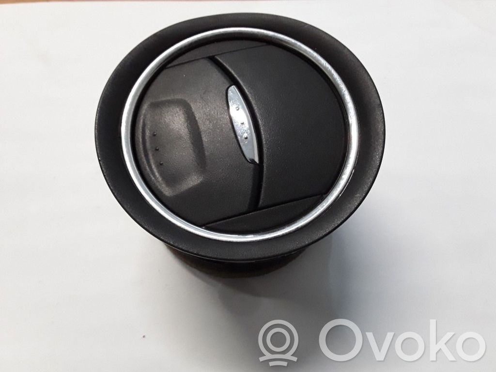 Dash center air vent grill   8M21U018B09A