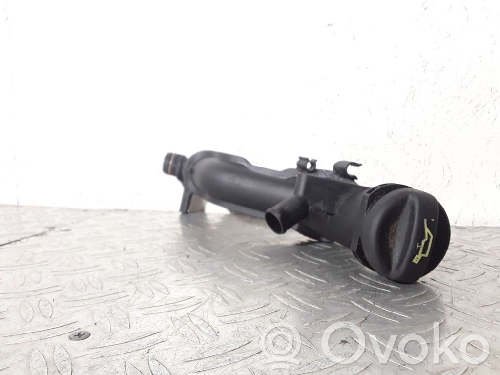 Oil fill pipe